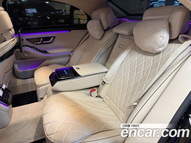 Mercedes-Benz S-Class 2021 — Photo 8/18