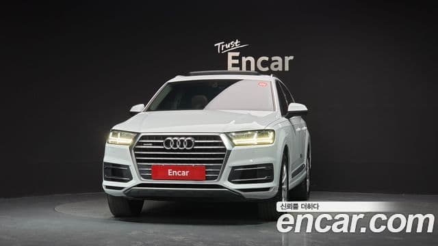 Audi Q7 2019 — Фото 2/20