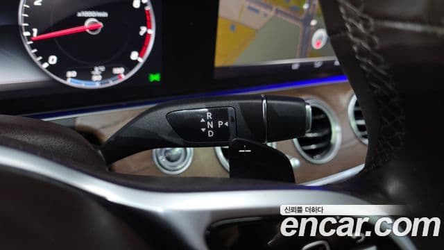 Mercedes-Benz E-Class 2020 — фото 9 из 20