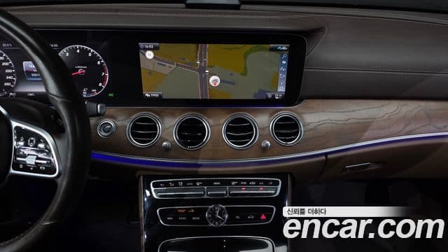 Mercedes-Benz E-Class 2020 — Şəkil 13/20