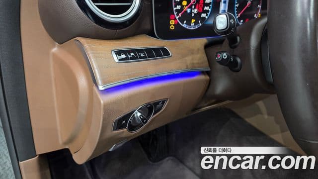 Mercedes-Benz E-Class 2020 — Şəkil 20/20