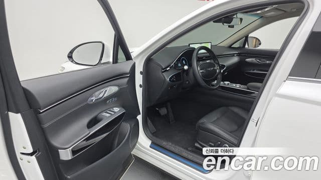 Genesis GV70 2022 — ფოტო 10/20
