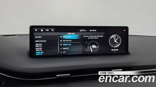 Genesis GV70 2022 — ფოტო 17/20