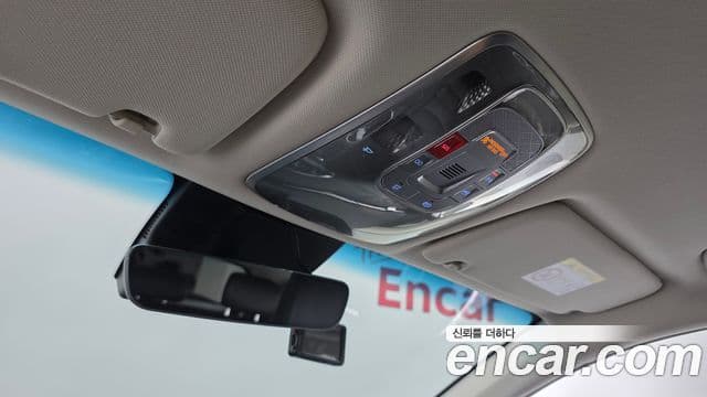 Genesis GV70 2022 — ფოტო 18/20