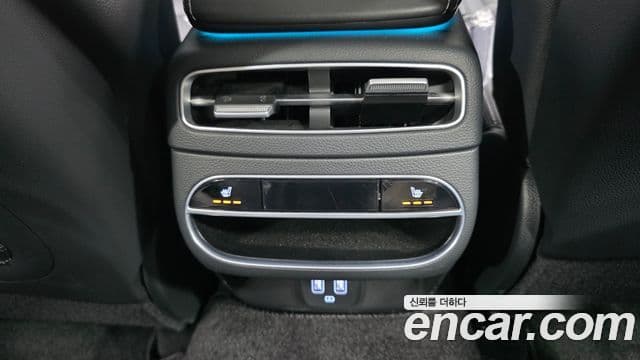 Genesis GV70 2022 — ფოტო 19/20