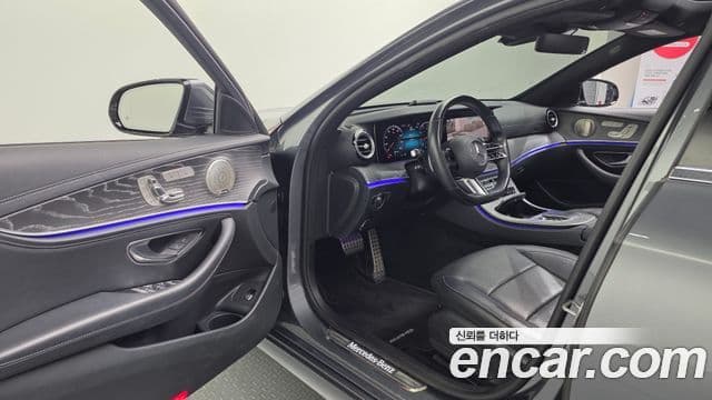 Mercedes-Benz E-Class 2022 — Şəkil 10/20