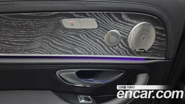 Mercedes-Benz E-Class 2022 — Şəkil 18/20