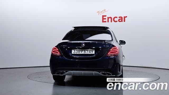 Mercedes-Benz C-Class 2018 — ფოტო 4/20