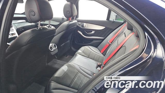 Mercedes-Benz C-Class 2018 — ფოტო 19/20