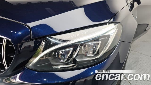 Mercedes-Benz C-Class 2018 — Şəkil 30/33