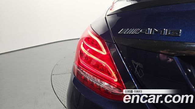 Mercedes-Benz C-Class 2018 — Şəkil 25/33