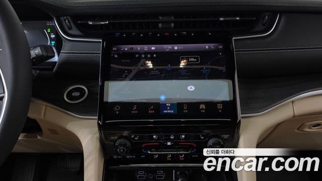 Jeep Grand Cherokee 2023 — фото 12 из 20