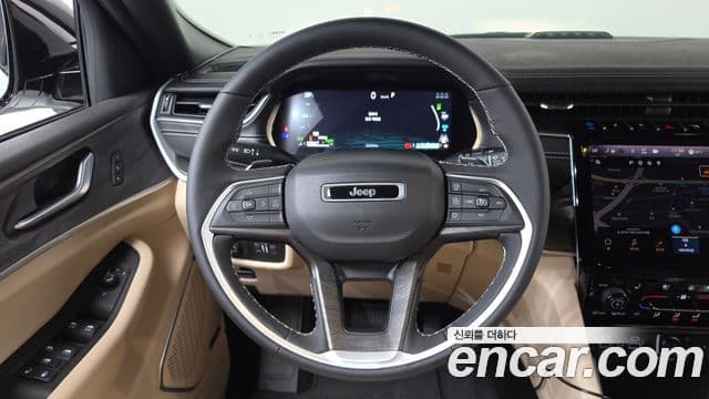 Jeep Grand Cherokee 2023 — ფოტო 13/20