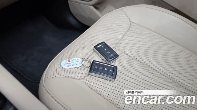 Jeep Grand Cherokee 2023 — ფოტო 15/20