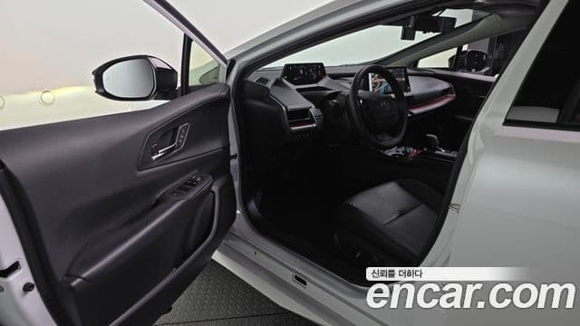 Toyota Prius 2024 — ფოტო 10/20