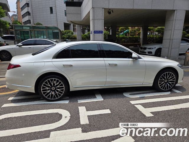 Mercedes-Benz S-Class 2023 — Photo 14/15