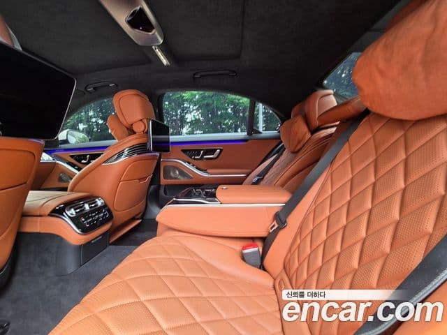 Mercedes-Benz S-Class 2023 — Photo 9/15