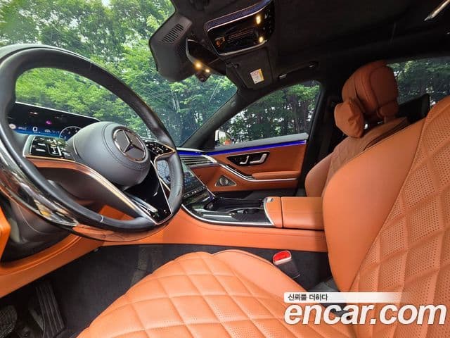 Mercedes-Benz S-Class 2023 — Photo 12/15