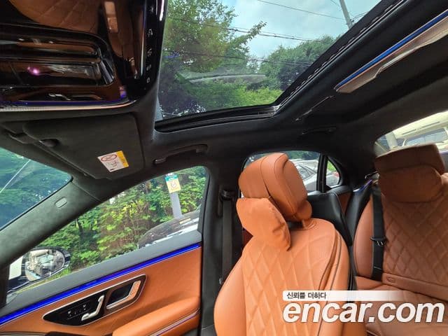 Mercedes-Benz S-Class 2023 — Photo 10/15