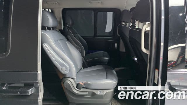 Hyundai Staria 2021 — фото 12 из 20