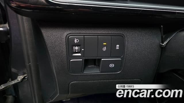 Hyundai Staria 2021 — ფოტო 17/20
