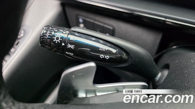 Hyundai Staria 2021 — ფოტო 18/20