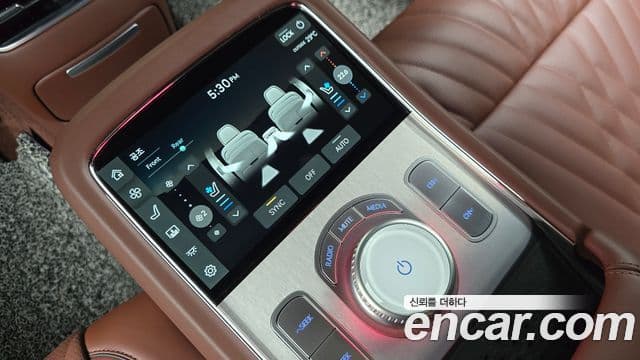 Genesis G90 2023 — Şəkil 18/20