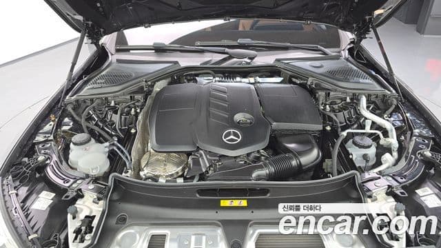 Mercedes-Benz E-Class 2025 — ფოტო 6/20