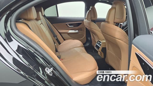 Mercedes-Benz E-Class 2025 — ფოტო 20/20