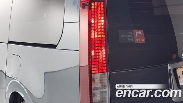 Hyundai Staria 2021 — Photo 18/32