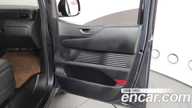 Hyundai Staria 2021 — Photo 8/32
