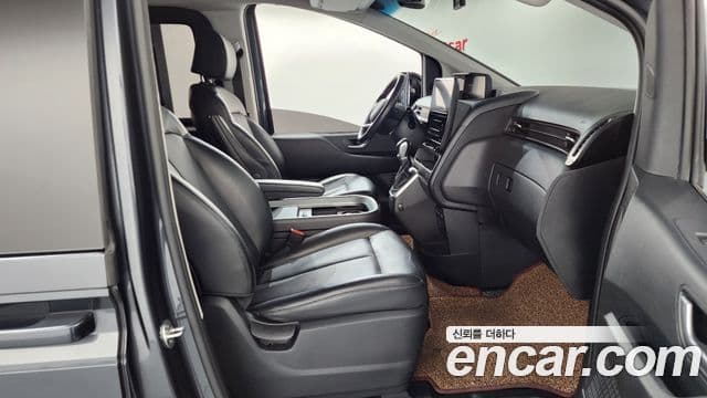 Hyundai Staria 2021 — Photo 3/32