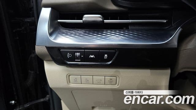 Kia Carnival 2021 — Şəkil 16/20