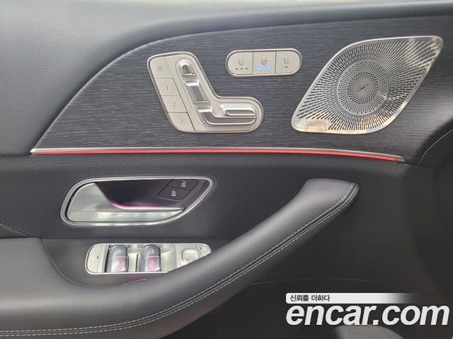 Mercedes-Benz GLE-Class 2024 — Photo 12/20