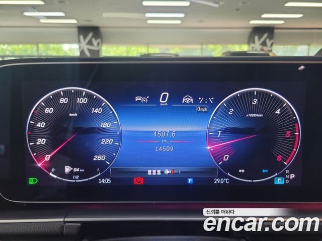 Mercedes-Benz GLE-Class 2024 — Photo 1/20
