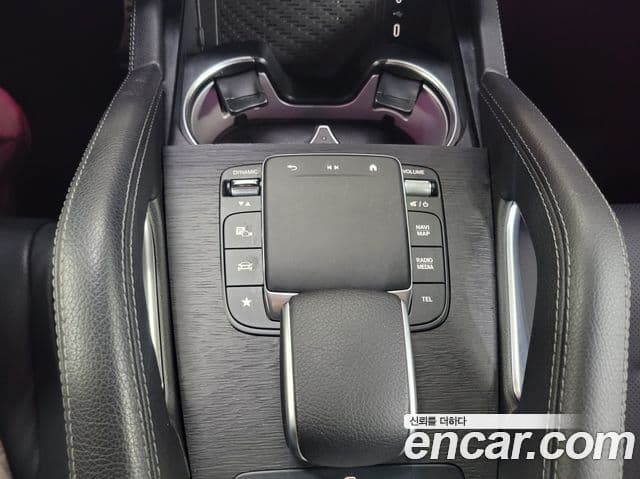 Mercedes-Benz GLE-Class 2024 — Photo 4/20