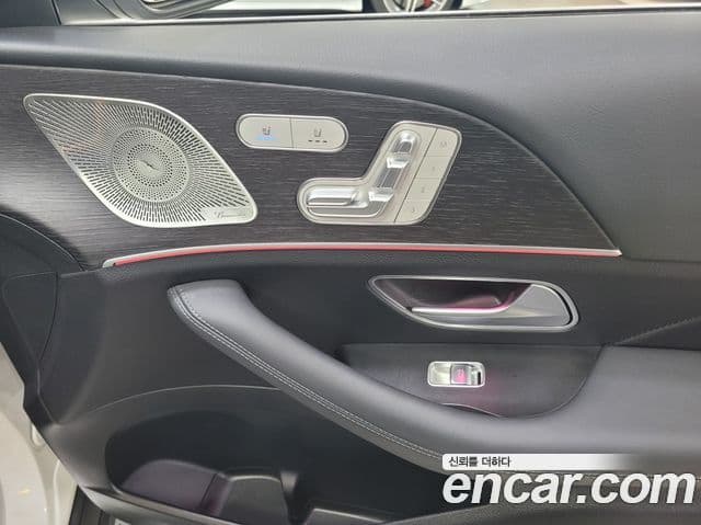 Mercedes-Benz GLE-Class 2024 — Photo 9/20