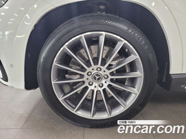 Mercedes-Benz GLE-Class 2024 — Photo 16/20