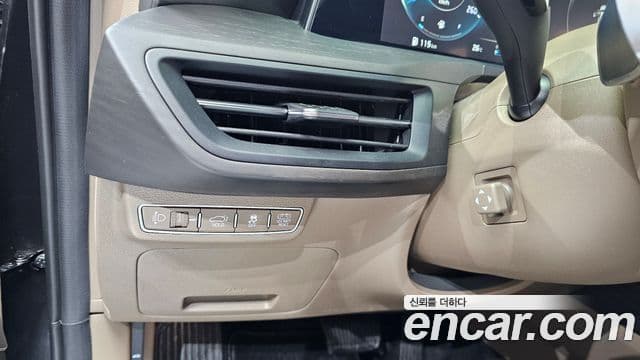 Kia K8 2024 — Photo 10/33