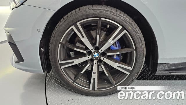 BMW 5 Series 2025 — Photo 6/33