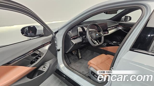 BMW 5 Series 2025 — Photo 18/33