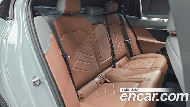 BMW 5 Series 2025 — Photo 19/33