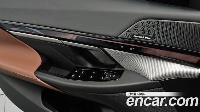 BMW 5 Series 2025 — Photo 26/33