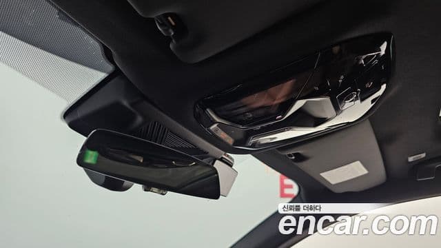 BMW 5 Series 2025 — Photo 20/33