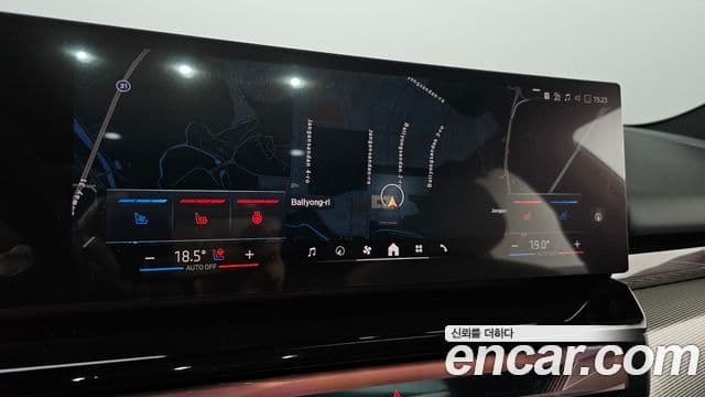BMW 5 Series 2025 — Photo 24/33
