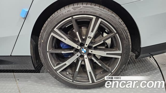 BMW 5 Series 2025 — Photo 4/33