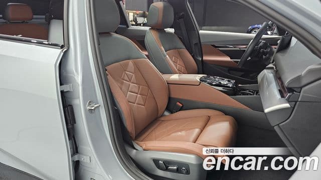 BMW 5 Series 2025 — Photo 23/33