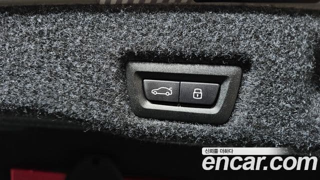 BMW 5 Series 2025 — Photo 15/33