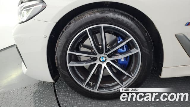 BMW 5 Series 2022 — фото 5 из 20