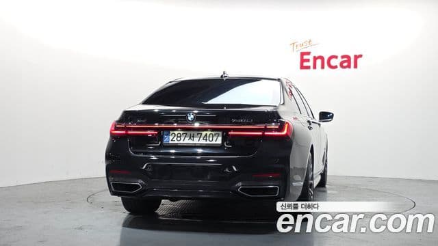 BMW 7 Series 2022 — ფოტო 4/20